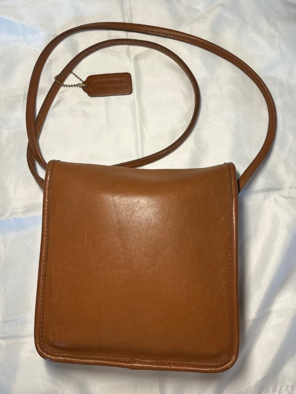 Vintage COACH Compact Pouch (Model 9620) Leather Crossbody Bag - Picture 2 of 7